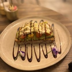 Perla - Caprese avocado toast