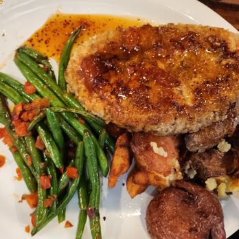 Texas Bistro - Pecan crusted chicken - New American Near Me - New Braunfels, Texas Texas Bistro - Pecan crusted chicken - New American Near Me - New Braunfels, Texas
