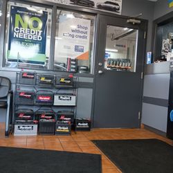 Tire Land Auto Care Center - Waiting room