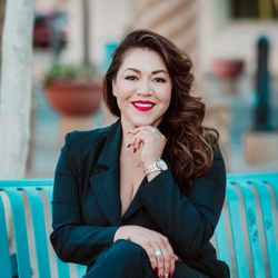Veronica Lindley - VNL Realty - Veronica Lindley- Owner/ Qualifying Broker with VNL Realty