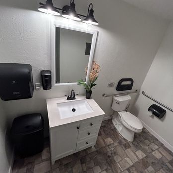 Trails Massage Therapy - bathroom - Massage Therapy Near Me - Petaluma, California Trails Massage Therapy - bathroom - Massage Therapy Near Me - Petaluma, California