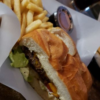 The Cotton Bottom - garlic burger with cheese - Burgers Near Me - Holladay, Utah