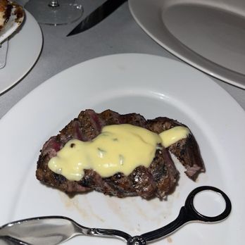Maple & Ash - Filet mignon with béarnaise sauce - Steakhouses Near Me - Chicago, Illinois