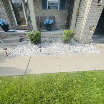Signature Lawnscape - Before - Lawn Services Near Me Signature Lawnscape - Before - Lawn Services Near Me