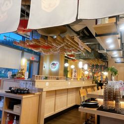 Umai Ramen & Donburi Tysons - Inside ambience