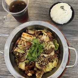 D. I. Y. Spice Pot  Fish fillet Beef tendon Lamb shoulder