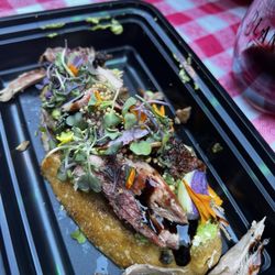 Cirque Kitchen & Spirits - Duck confit tartine