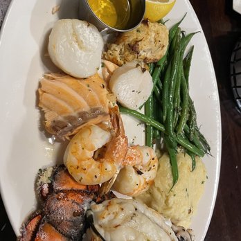 Ray's On the River - Seafood platter - Seafood Near Me - Sandy Springs, Georgia Ray's On the River - Seafood platter - Seafood Near Me - Sandy Springs, Georgia