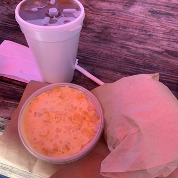 County Smoak - Brisket Sandwich with Mac & Cheese and Sweet Tea - Barbeque Near Me - Lynchburg, Virginia County Smoak - Brisket Sandwich with Mac & Cheese and Sweet Tea - Barbeque Near Me - Lynchburg, Virginia