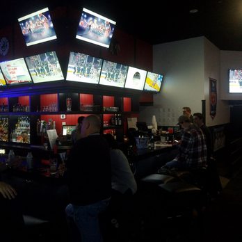 Bar Down Sports Grill - Pubs Near Me - Hoffman Estates, Illinois