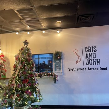 Cris and John - Christmas tree - Vietnamese Near Me - Dallas, Texas