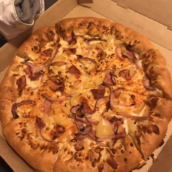 Pizza Hut - Stuffed crust pizza with ham, onions, pineapples, and buffalo sauce - Pizza Near Me - Moreno Valley, California Pizza Hut - Stuffed crust pizza with ham, onions, pineapples, and buffalo sauce - Pizza Near Me - Moreno Valley, California