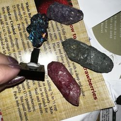 ZRS Fossils and Gifts - The photo doesn't do the tourmaline justice
