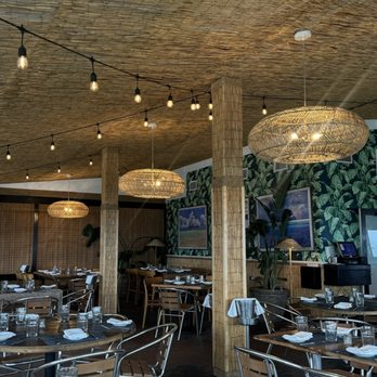 The Sunset Restaurant - decor - New American Near Me - Malibu, California