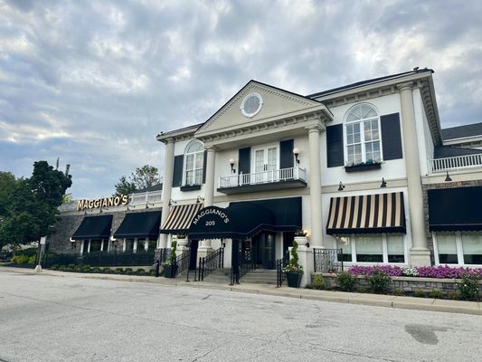 Maggiano's Little Italy by null