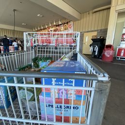 Cheap eats at the Costco food court