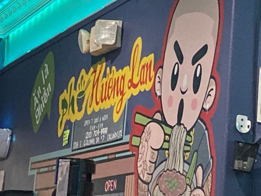 Pho Huong Lan by null