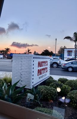 Matty's Patty's Burger Club by null