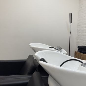 Dubé New York - Hair Salons Near Me - New York, New York