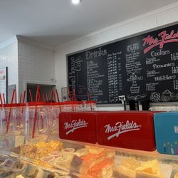 Mrs Fields Bake House Cafe
