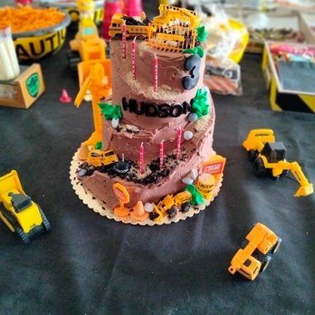 Delicious Designs - Leigh Anne did an AMAZING job on my son's birthday cake! Speechless! - Bakeries Near Me - Reno, Nevada