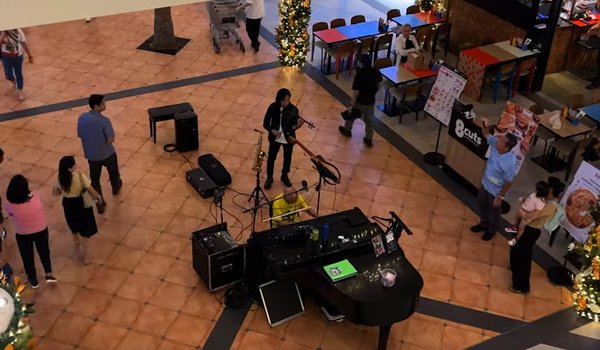 Power Plant Mall by null