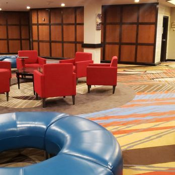 Hilton Bellevue - Hotels Near Me - Bellevue, Washington