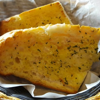 La Pizza Rina - Garlic bread that comes with the pastas - Italian Near Me - Honolulu, Hawaii