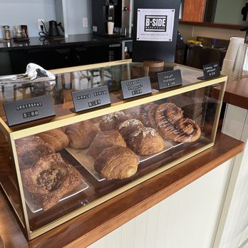 Lineage Coffee Shop - Nice bakery case... tho we didn't try any of the offerings! - Coffee & Tea Near Me - Richmond, Virginia Lineage Coffee Shop - Nice bakery case... tho we didn't try any of the offerings! - Coffee & Tea Near Me - Richmond, Virginia