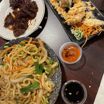 Naruto 88 Bistro - Udon Noodles with Steak on the side and Yummy Roll - Sushi Bars Near Me - Miami, Florida Naruto 88 Bistro - Udon Noodles with Steak on the side and Yummy Roll - Sushi Bars Near Me - Miami, Florida