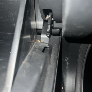 Jiffy Lube - Glove compartment latch oops! - Oil Change Stations Near Me - Chicago, Illinois