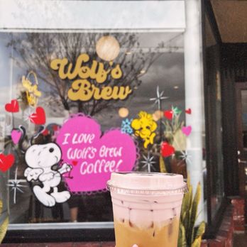 Wolf's Brew Coffee - Vanilla latte with strawberry cold foam - Coffee & Tea Near Me - Long Beach, California