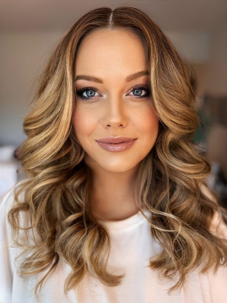Coco's'he Hair & Makeup Studio Logo