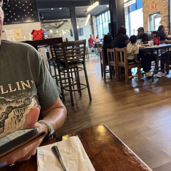 D'Cracked Egg - Inside - Breakfast & Brunch Near Me - Tupelo, Mississippi D'Cracked Egg - Inside - Breakfast & Brunch Near Me - Tupelo, Mississippi