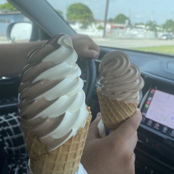 Charlie's Ice Cream - Ice Cream & Frozen Yogurt Near Me - Hialeah, Florida