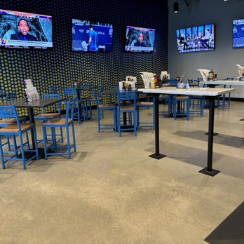 Smash Park - Sitting area near axe throwing - Pickleball Near Me - La Vista, Nebraska