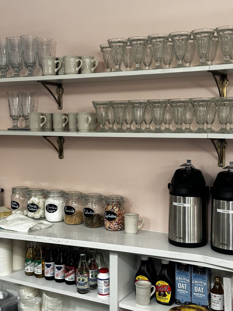 EMREY’S SPECIALTY SWEETS & SODAS 29 Photos 196 Trumbull St, Hartford, Connecticut Ice