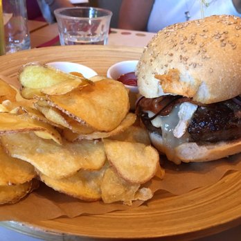 Vivi Bistrot - Bacon Brie Burger - Cafeteria Near Me - Rome, RM Vivi Bistrot - Bacon Brie Burger - Cafeteria Near Me - Rome, RM