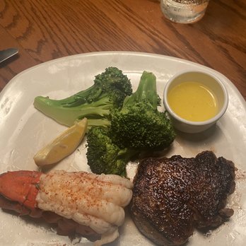 Outback Steakhouse - Filet & lobster tail w/broccoli - Steakhouses Near Me - Sunrise, Florida