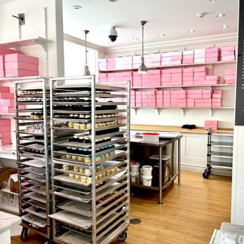 Georgetown Cupcake - Cupcake rack - Cupcakes Near Me - Washington, DC, District of Columbia Georgetown Cupcake - Cupcake rack - Cupcakes Near Me - Washington, DC, District of Columbia