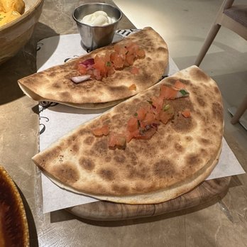 Chido - Quesadilla de cochinita pibil - Mexican Near Me - Madrid, M