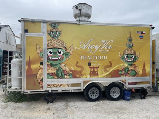 Aroy Ver Thai Bite the food truck by null