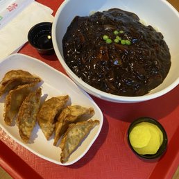 6. Jjajangmyun 짜장면 6. Jjajangmyun 짜장면