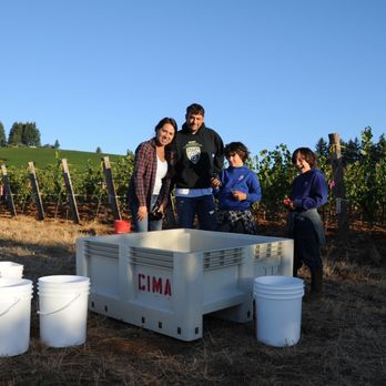 Cramoisi Vineyard - Wine Tasting Room Near Me - Dundee, Oregon Cramoisi Vineyard - Wine Tasting Room Near Me - Dundee, Oregon