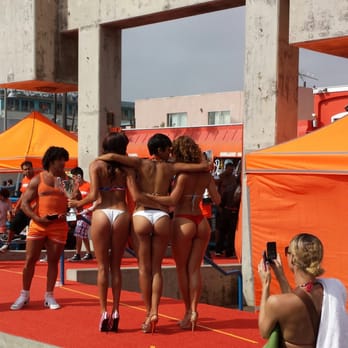 Muscle Beach Gym - Bun contest.... - Gyms Near Me - Los Angeles, California Muscle Beach Gym - Bun contest.... - Gyms Near Me - Los Angeles, California