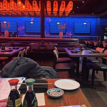 Blue Sushi Sake Grill - Sushi Bars Near Me - Chicago, Illinois Blue Sushi Sake Grill - Sushi Bars Near Me - Chicago, Illinois
