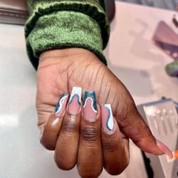 S & P Nails