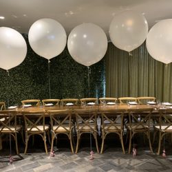 Balloons in LA - Jumbo balloons set up at Fig & Olive