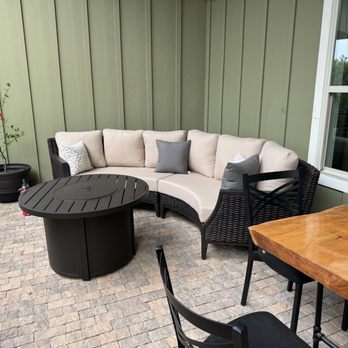 White Rabbit Ranch - Patio seating with fire table - Bed & Breakfast Near Me - Marble Falls, Texas White Rabbit Ranch - Patio seating with fire table - Bed & Breakfast Near Me - Marble Falls, Texas