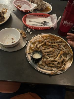 Pluckers Wing Bar by null
